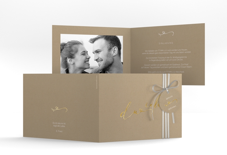 Hochzeitseinladung Zweisamkeit A6 Klappkarte quer Kraftpapier gold im minimalistischen Stil mit Aufschrift du & ich