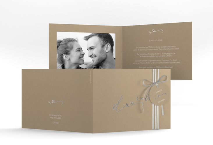 Hochzeitseinladung Zweisamkeit A6 Klappkarte quer Kraftpapier silber im minimalistischen Stil mit Aufschrift du & ich