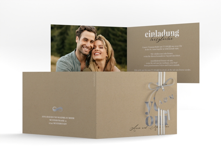 Hochzeitseinladung Oui A6 Klappkarte quer Kraftpapier silber mit Ja-Wort in verschiedenen Sprachen