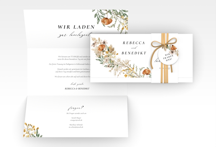 Hochzeitseinladung Wildfang Wickelfalzkarte + Banderole weiss mit getrockneten Wiesenblumen