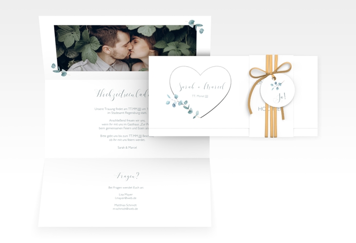 Hochzeitseinladung "Greenheart" Wickelfalzkarte + Banderole grau mit elegantem Herz und Eukalyptus-Zweig