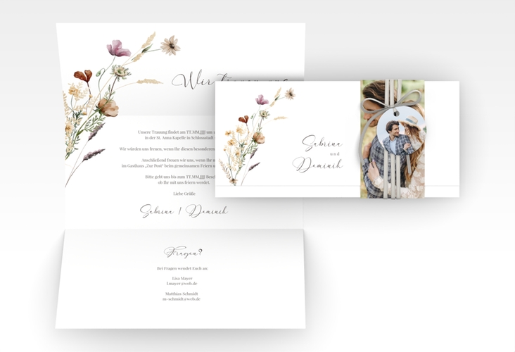 Hochzeitseinladung Sauvages Wickelfalzkarte + Banderole hochglanz mit getrockneten Wiesenblumen