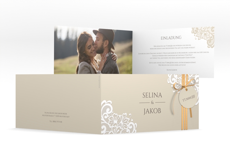 Hochzeitseinladung Vintage lange Klappkarte quer beige mit floraler Spitze