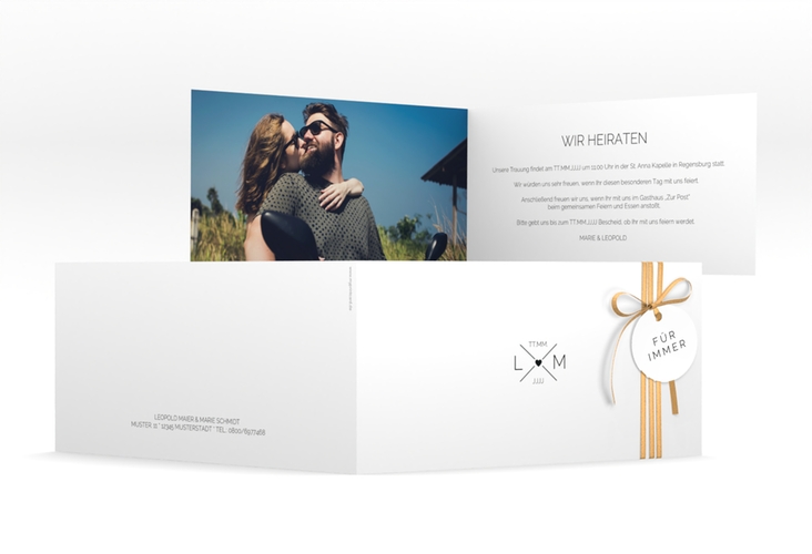 Hochzeitseinladung Initials lange Klappkarte quer mit Initialen im minimalistischen Design