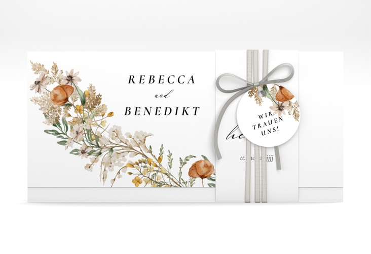 Hochzeitseinladung Wildfang Wickelfalzkarte + Banderole weiss mit getrockneten Wiesenblumen