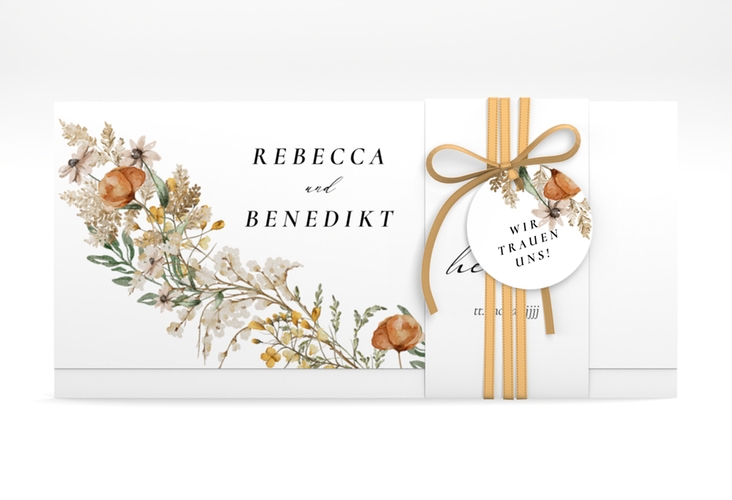 Hochzeitseinladung Wildfang Wickelfalzkarte + Banderole weiss mit getrockneten Wiesenblumen