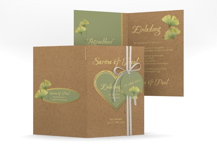 Einladungskarte Hochzeit Ginko A6 Klappkarte hoch mit Herz und zwei Ginkgo-Blättern