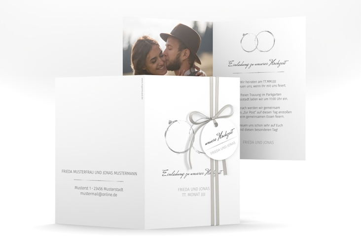 Einladungskarte Hochzeit Trauringe A6 Klappkarte hoch grau hochglanz minimalistisch gestaltet mit zwei Eheringen