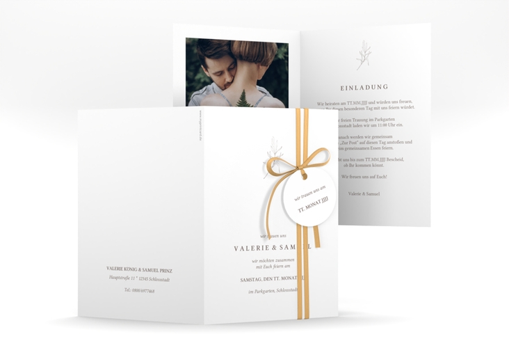 Einladungskarte Hochzeit Ivy A6 Klappkarte hoch weiss minimalistisch mit kleiner botanischer Illustration