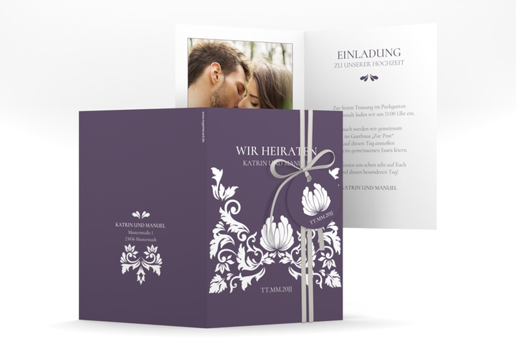 Einladungskarte Hochzeit Royal A6 Klappkarte hoch lila hochglanz mit barockem Blumen-Ornament