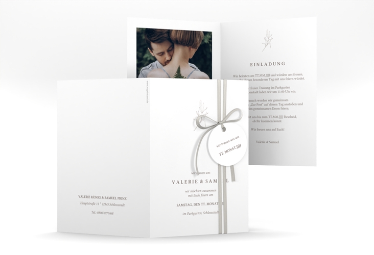 Einladungskarte Hochzeit Ivy A6 Klappkarte hoch weiss hochglanz minimalistisch mit kleiner botanischer Illustration
