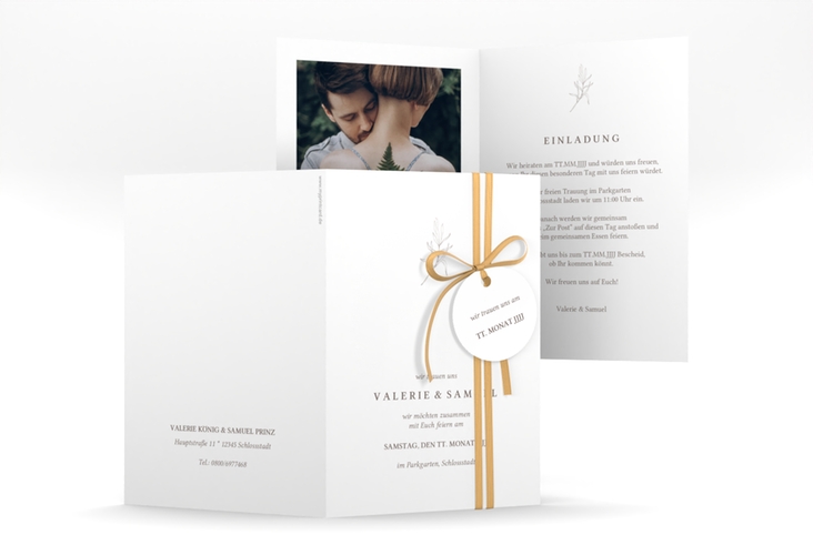 Einladungskarte Hochzeit Ivy A6 Klappkarte hoch weiss hochglanz minimalistisch mit kleiner botanischer Illustration