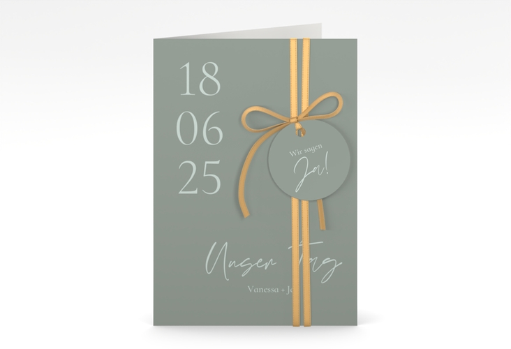 Einladungskarte Hochzeit Day A6 Klappkarte hoch gruen hochglanz mit Datum im minimalistischen Design