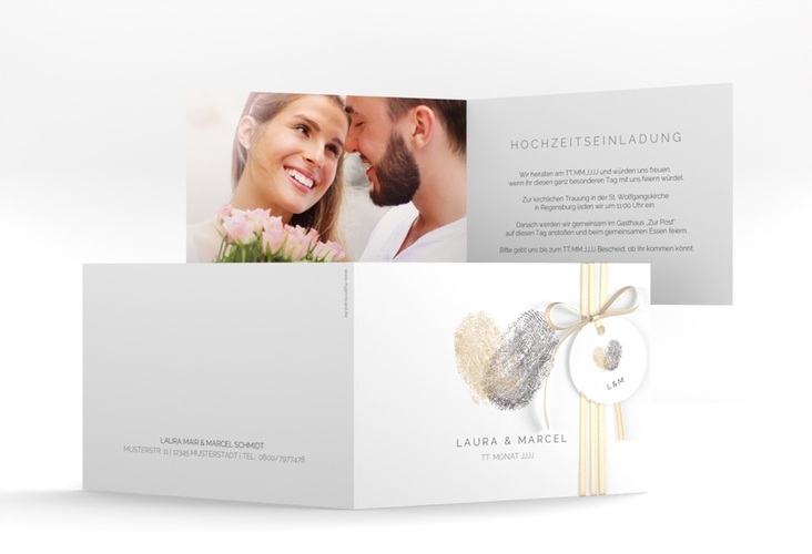 Hochzeitseinladung Fingerprint A6 Klappkarte quer beige schlicht mit Fingerabdruck-Motiv