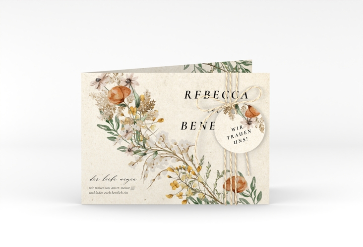Hochzeitseinladung Wildfang A6 Klappkarte quer beige hochglanz mit getrockneten Wiesenblumen