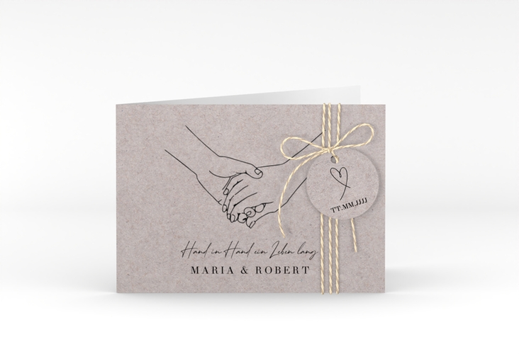 Hochzeitseinladung Hands A6 Klappkarte quer Kraftpapier hochglanz mit sich haltenden Händen im Monoline-Stil