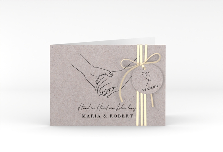 Hochzeitseinladung Hands A6 Klappkarte quer Kraftpapier hochglanz mit sich haltenden Händen im Monoline-Stil