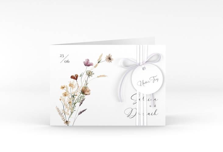 Hochzeitseinladung Sauvages A6 Klappkarte quer hochglanz mit getrockneten Wiesenblumen
