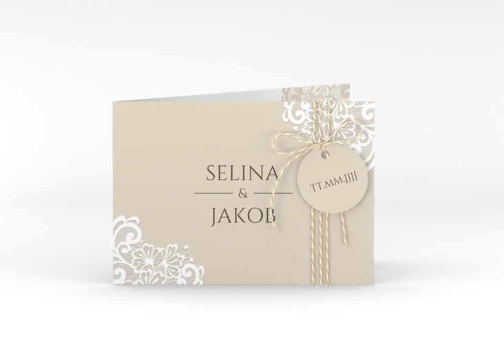 Hochzeitseinladung Vintage A6 Klappkarte quer beige mit floraler Spitze