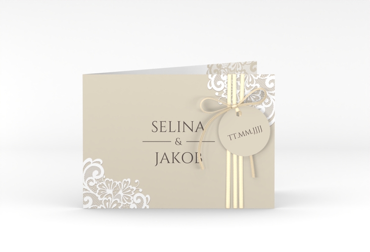 Hochzeitseinladung Vintage A6 Klappkarte quer beige mit floraler Spitze