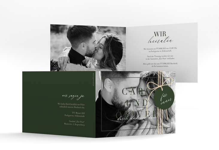 Hochzeitseinladung Moment A6 Klappkarte quer gruen hochglanz mit Schwarzweiß-Foto des Brautpaars
