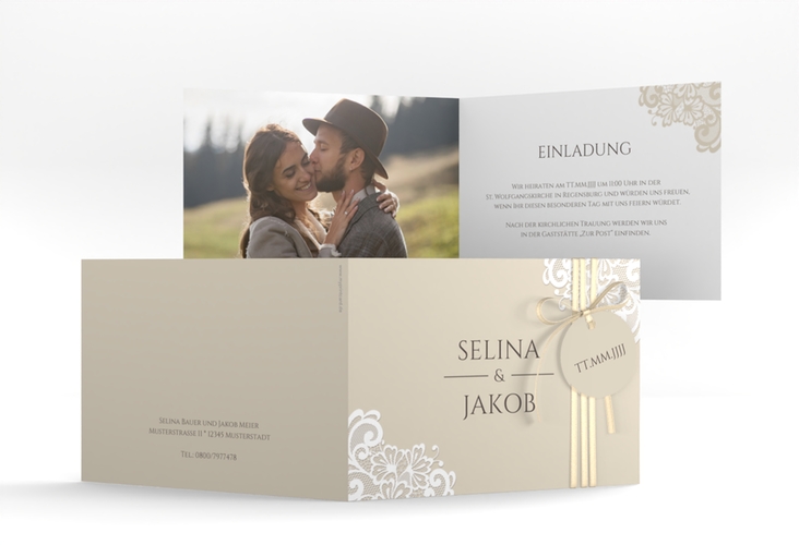 Hochzeitseinladung Vintage A6 Klappkarte quer beige mit floraler Spitze