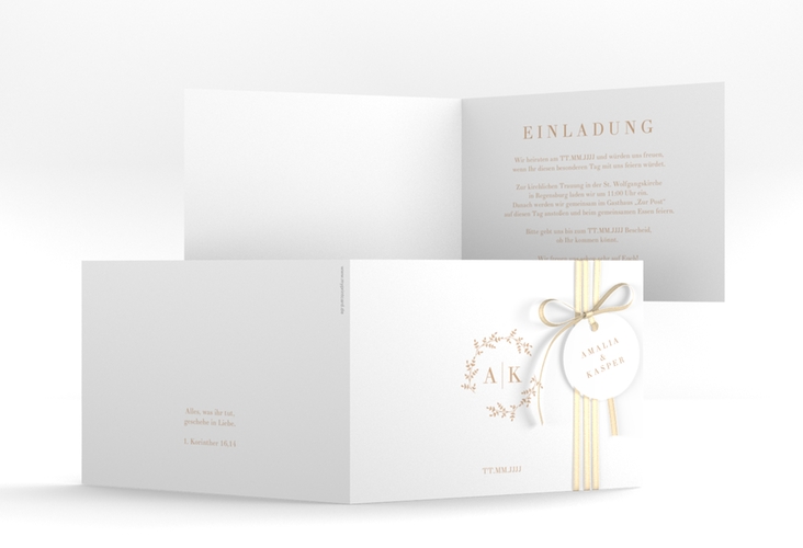 Hochzeitseinladung Filigrana A6 Klappkarte quer beige in reduziertem Design mit Initialen und zartem Blätterkranz