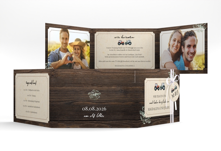 Hochzeitseinladung Bauernhochzeit A6 Doppel-Klappkarte braun in rustikaler Holz-Optik mit Schleierkraut und zwei kleinen Traktoren