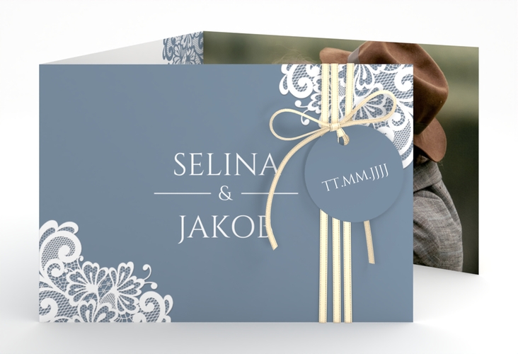 Hochzeitseinladung Vintage A6 Doppel-Klappkarte blau mit floraler Spitze