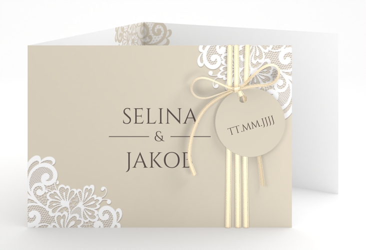 Hochzeitseinladung Vintage A6 Doppel-Klappkarte beige mit floraler Spitze