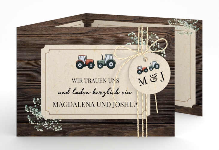 Hochzeitseinladung Bauernhochzeit A6 Doppel-Klappkarte in rustikaler Holz-Optik mit Schleierkraut und zwei kleinen Traktoren