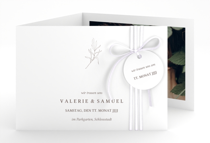 Hochzeitseinladung Ivy A6 Doppel-Klappkarte weiss hochglanz minimalistisch mit kleiner botanischer Illustration