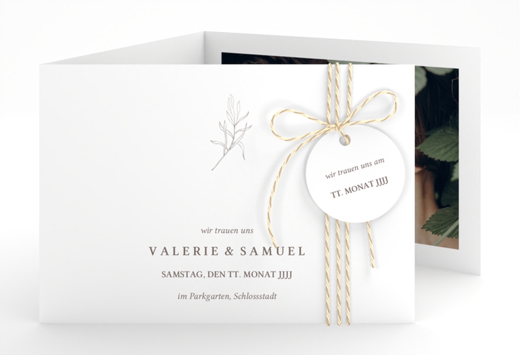 Hochzeitseinladung Ivy A6 Doppel-Klappkarte weiss hochglanz minimalistisch mit kleiner botanischer Illustration