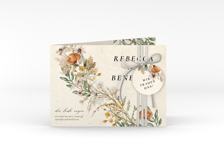 Hochzeitseinladung Wildfang A6 Klappkarte quer beige hochglanz mit getrockneten Wiesenblumen