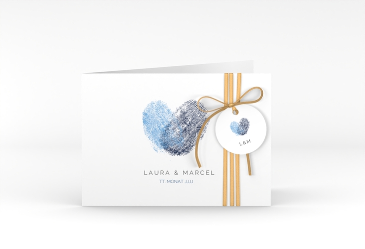 Hochzeitseinladung Fingerprint A6 Klappkarte quer blau schlicht mit Fingerabdruck-Motiv