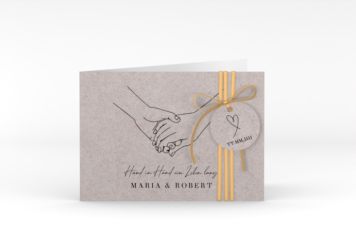 Hochzeitseinladung Hands A6 Klappkarte quer Kraftpapier hochglanz mit sich haltenden Händen im Monoline-Stil