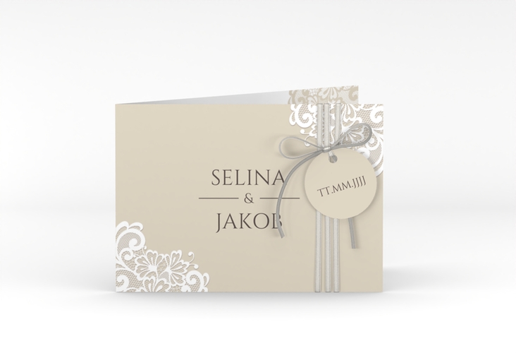 Hochzeitseinladung Vintage A6 Klappkarte quer beige mit floraler Spitze