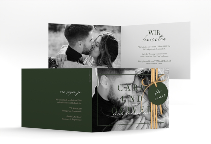 Hochzeitseinladung Moment A6 Klappkarte quer gruen hochglanz mit Schwarzweiß-Foto des Brautpaars