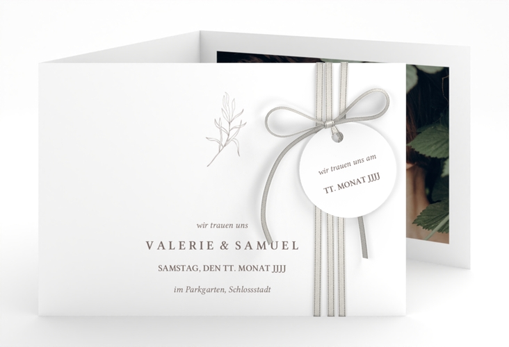 Hochzeitseinladung Ivy A6 Doppel-Klappkarte weiss hochglanz minimalistisch mit kleiner botanischer Illustration