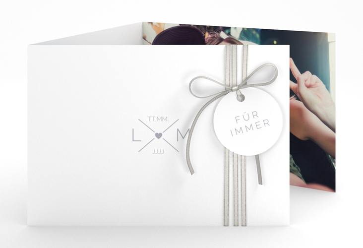 Hochzeitseinladung Initials A6 Doppel-Klappkarte grau hochglanz mit Initialen im minimalistischen Design