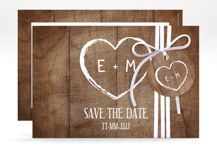 Save the Date-Karte Wood A6 Karte quer hochglanz in Holz-Optik mit Herz und Initialen