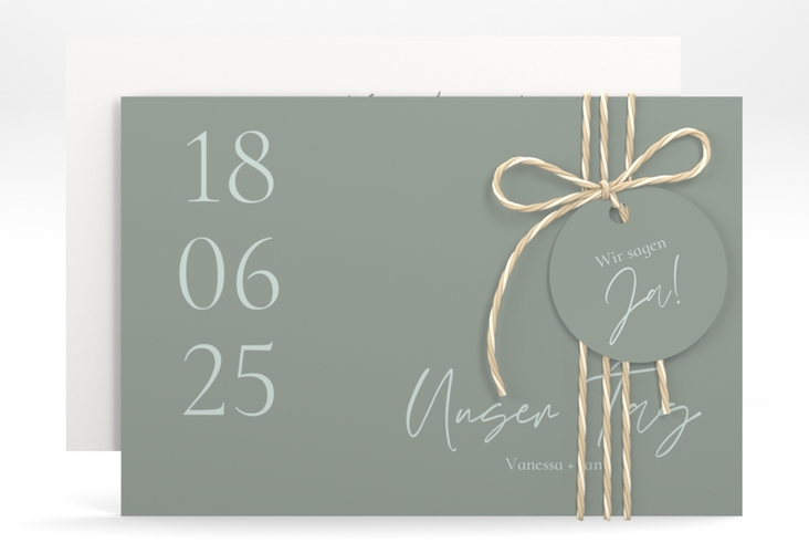Save the Date-Karte Day A6 Karte quer gruen mit Datum im minimalistischen Design