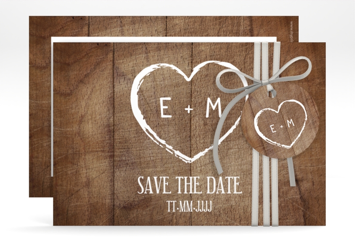 Save the Date-Karte Wood A6 Karte quer hochglanz in Holz-Optik mit Herz und Initialen