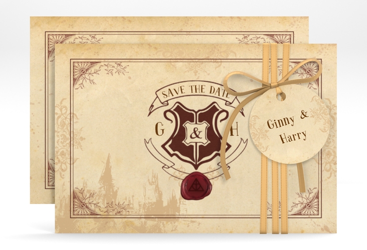 Save the Date-Karte Zauberkunst A6 Karte quer beige hochglanz mit Fantasy-Wappen, Siegel und Zauberschule
