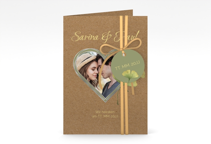 Einladungskarte Hochzeit Ginko A6 Klappkarte hoch silber mit Herz und zwei Ginkgo-Blättern