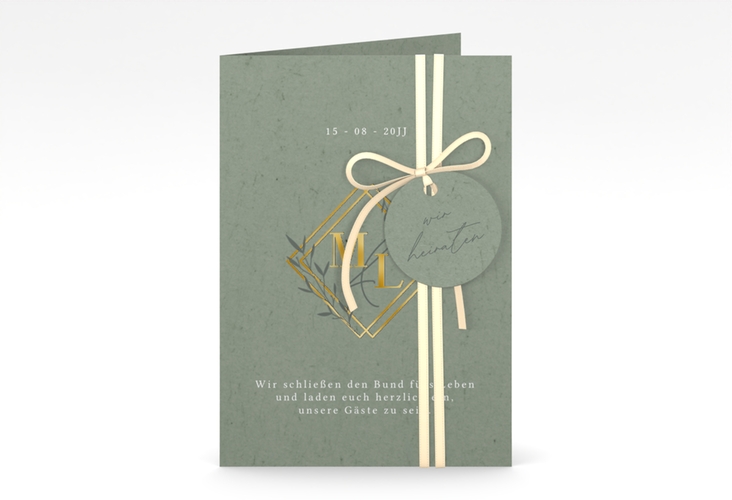 Hochzeitseinladung Greenletter A6 Klappkarte hoch gruen gold mit Initialen in elegantem Goldrahmen mit Blättern