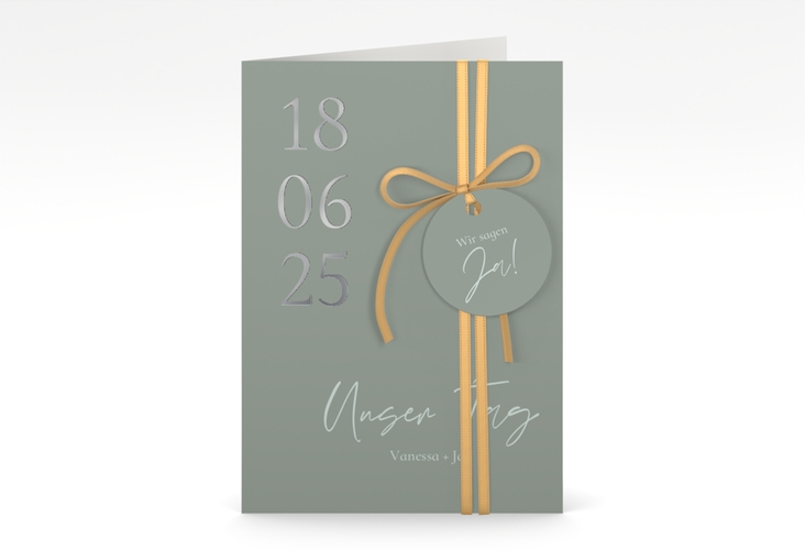 Einladungskarte Hochzeit Day A6 Klappkarte hoch gruen silber mit Datum im minimalistischen Design