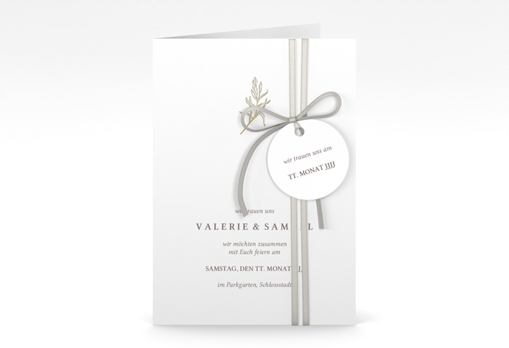 Einladungskarte Hochzeit Ivy A6 Klappkarte hoch weiss gold minimalistisch mit kleiner botanischer Illustration