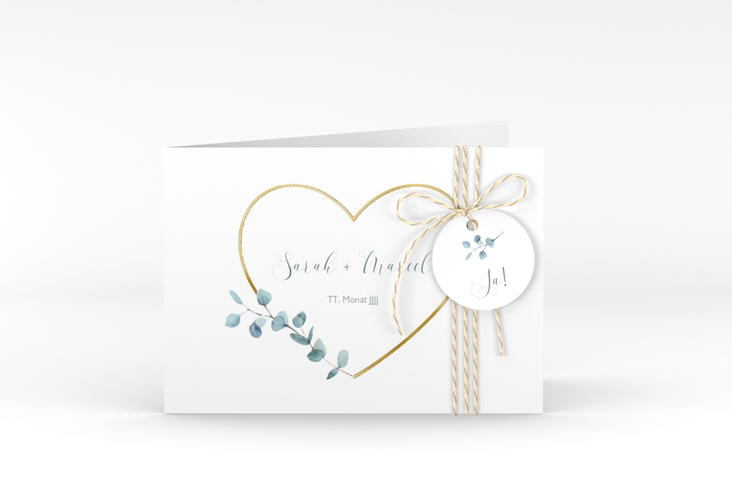 Hochzeitseinladung Greenheart A6 Klappkarte quer grau gold mit elegantem Herz und Eukalyptus-Zweig