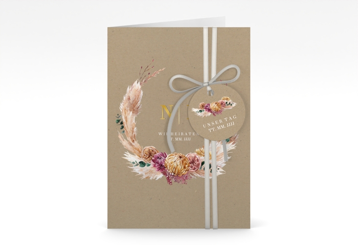 Einladungskarte Hochzeit Bohochic A6 Klappkarte hoch Kraftpapier gold mit Gräsern und Trockenblumen für Boho-Hochzeit